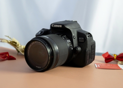 Canon 700d ngàm gì? Nên chọn lens nào cho phù hợp