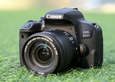 Canon 800D cũ giá bao nhiêu? Có nên mua ở thời điểm này?