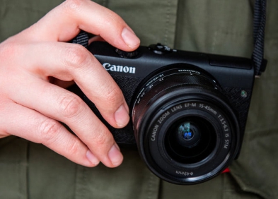 Canon M200 bao nhiêu tiền? Phù hợp dành cho ai?