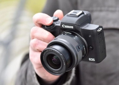 Canon M50: Có đáng mua ở thời điểm năm 2026 không?