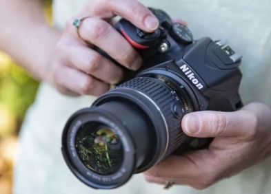 Lens kit là gì? Có nên dùng lâu dài không?