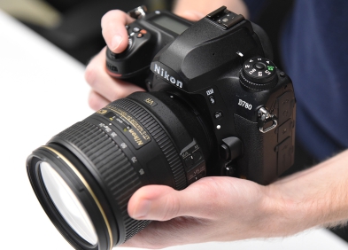 Review Nikon D780: Đánh giá chi tiết từ A đến Z