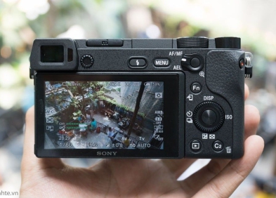 Sony A6300 ra đời năm nào? Có còn đáng mua ở 2026?