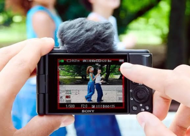 Sony ZV1F: Máy ảnh compact dành cho vlogger có gì đặc biệt?