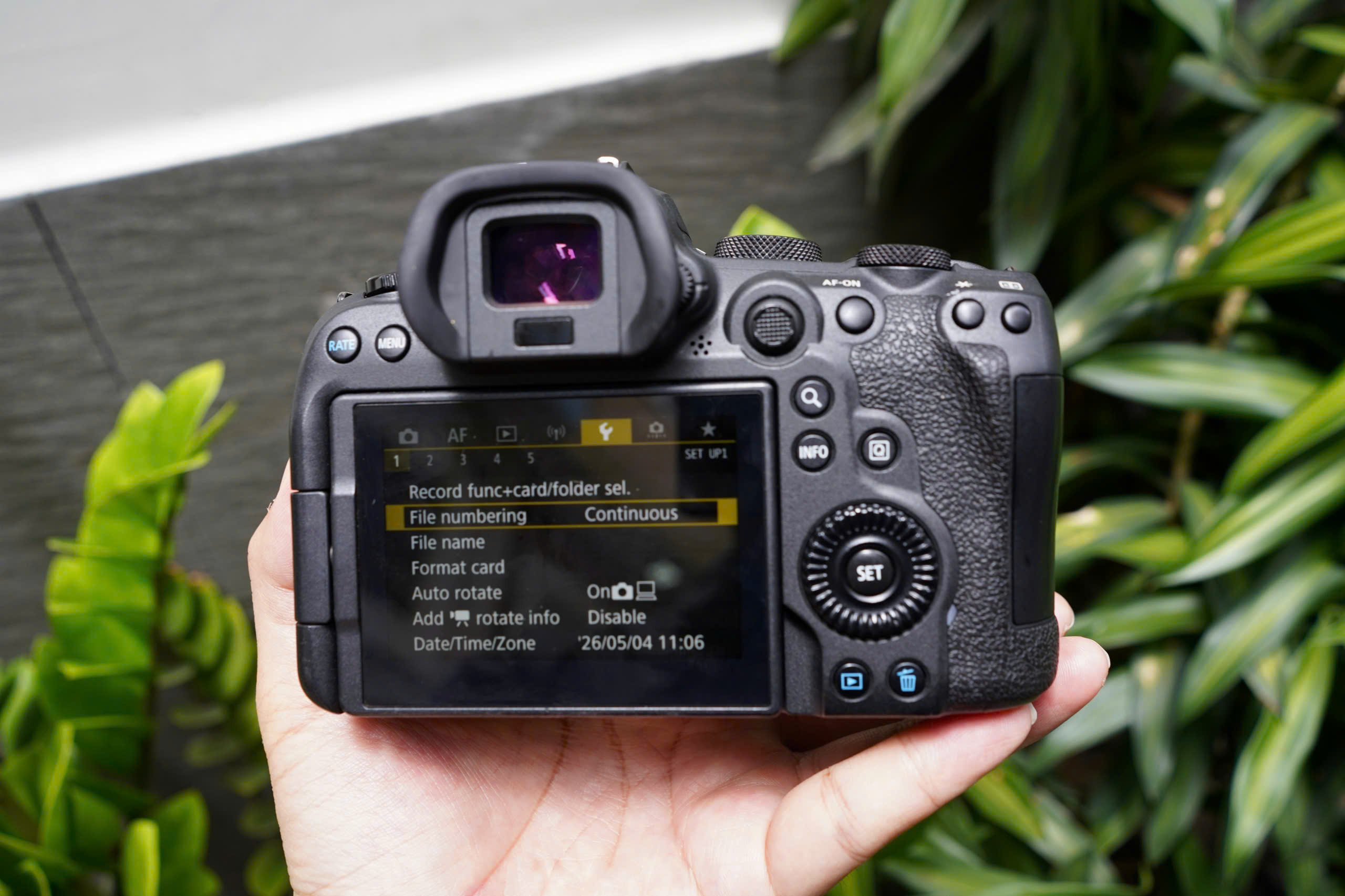 đánh giá canon r6