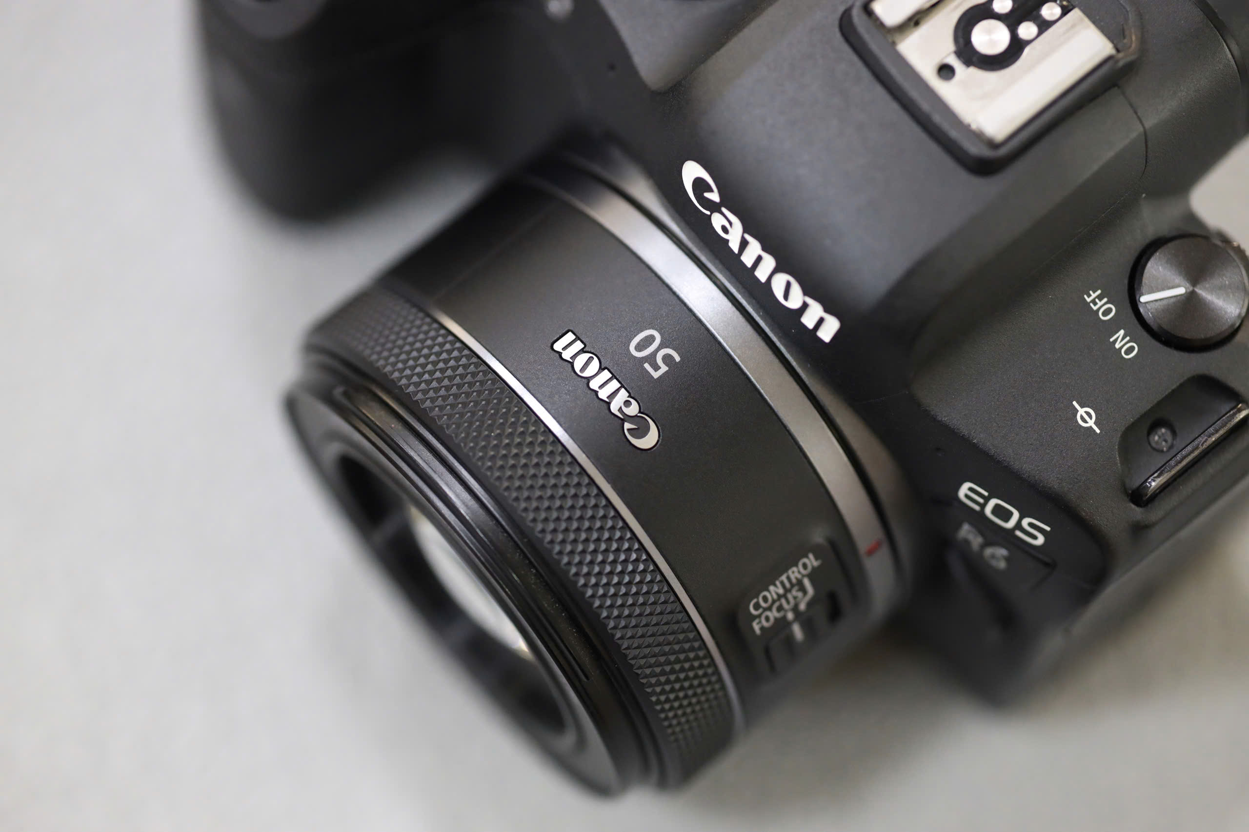 đánh giá canon r6