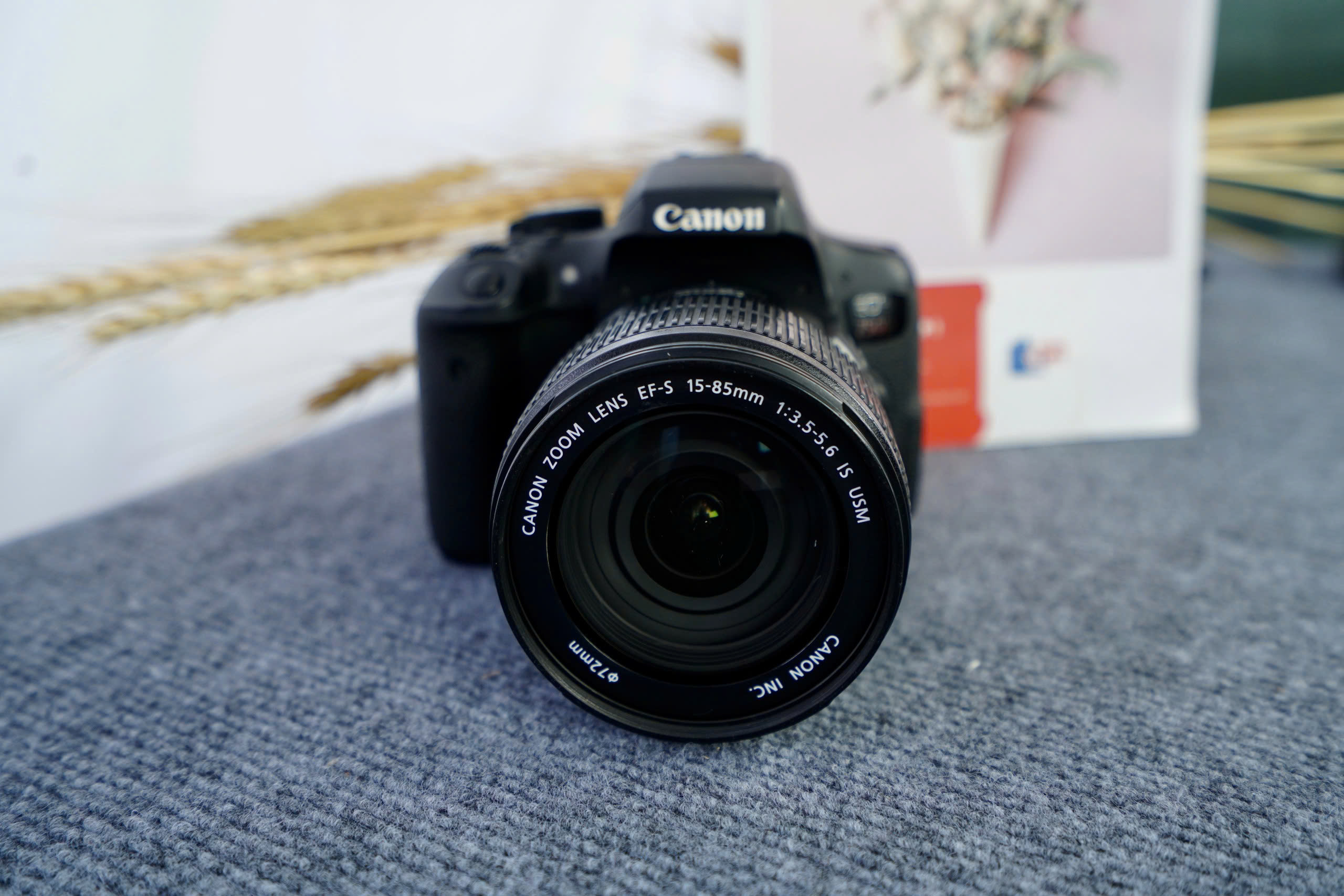 Canon 700d ngàm gì