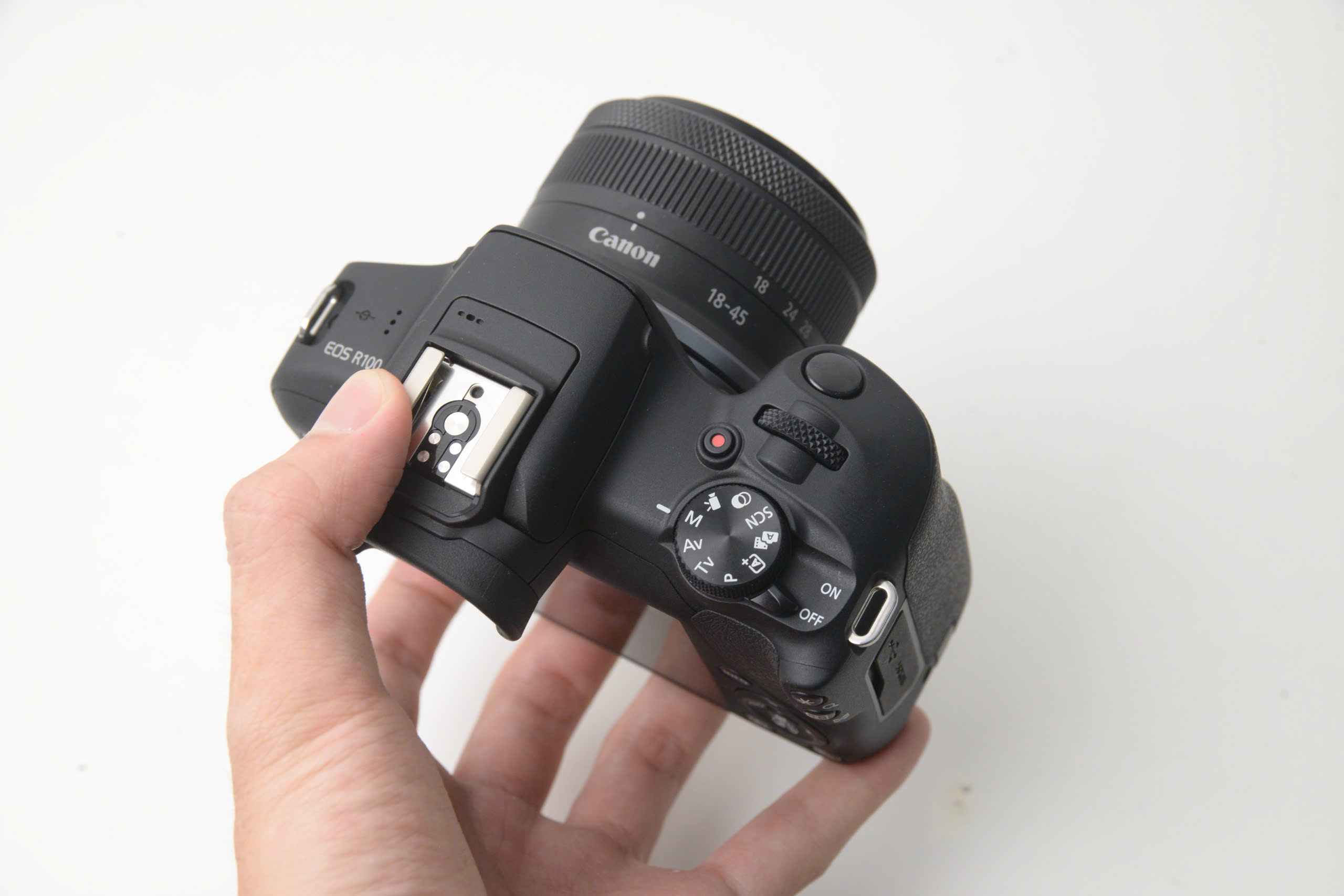 Canon R100