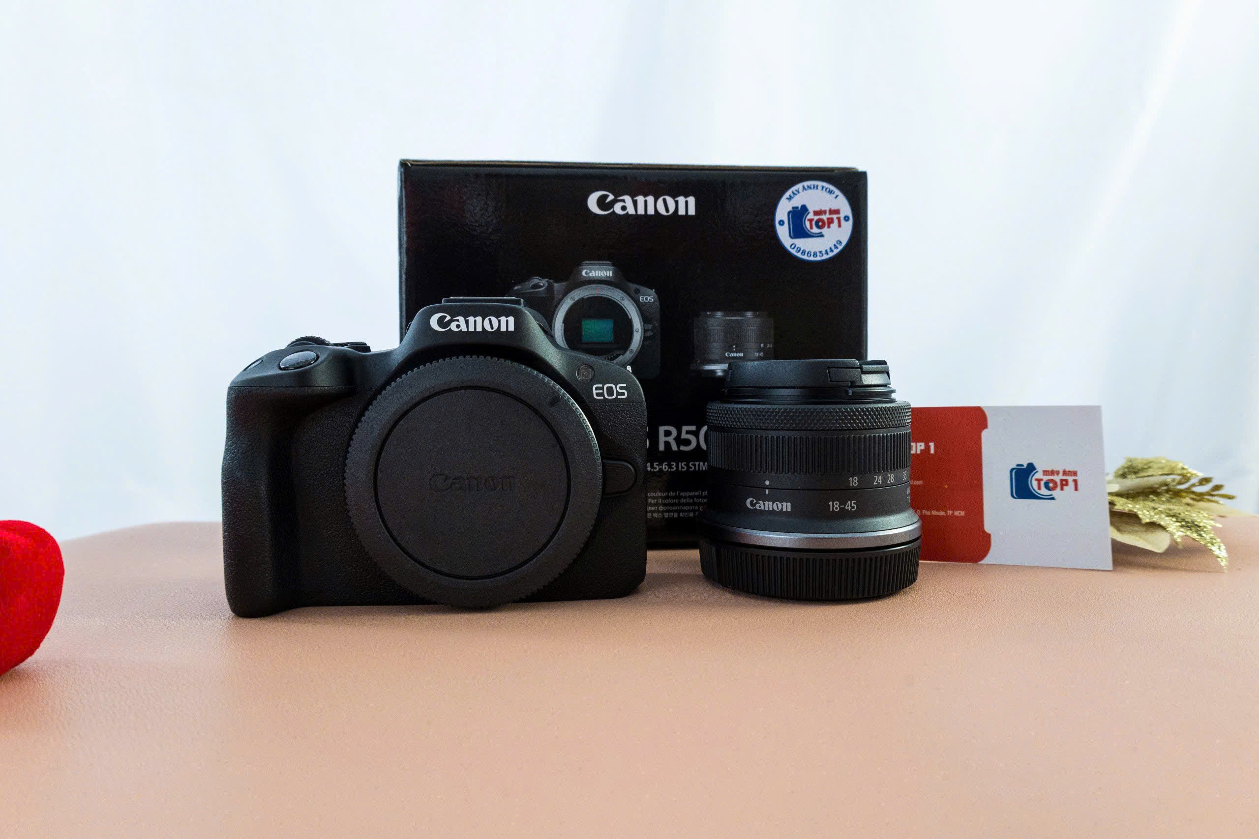Canon R50 giá bao nhiêu