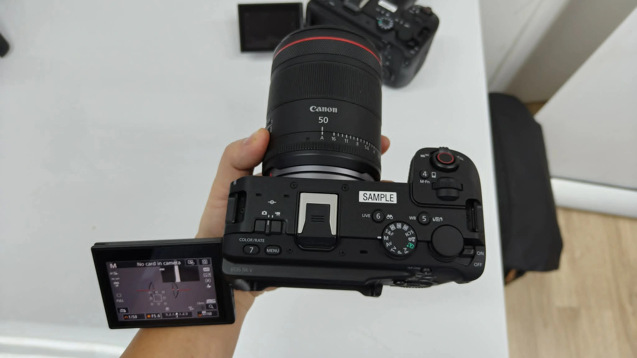 Canon EOS R6 V ra mắt