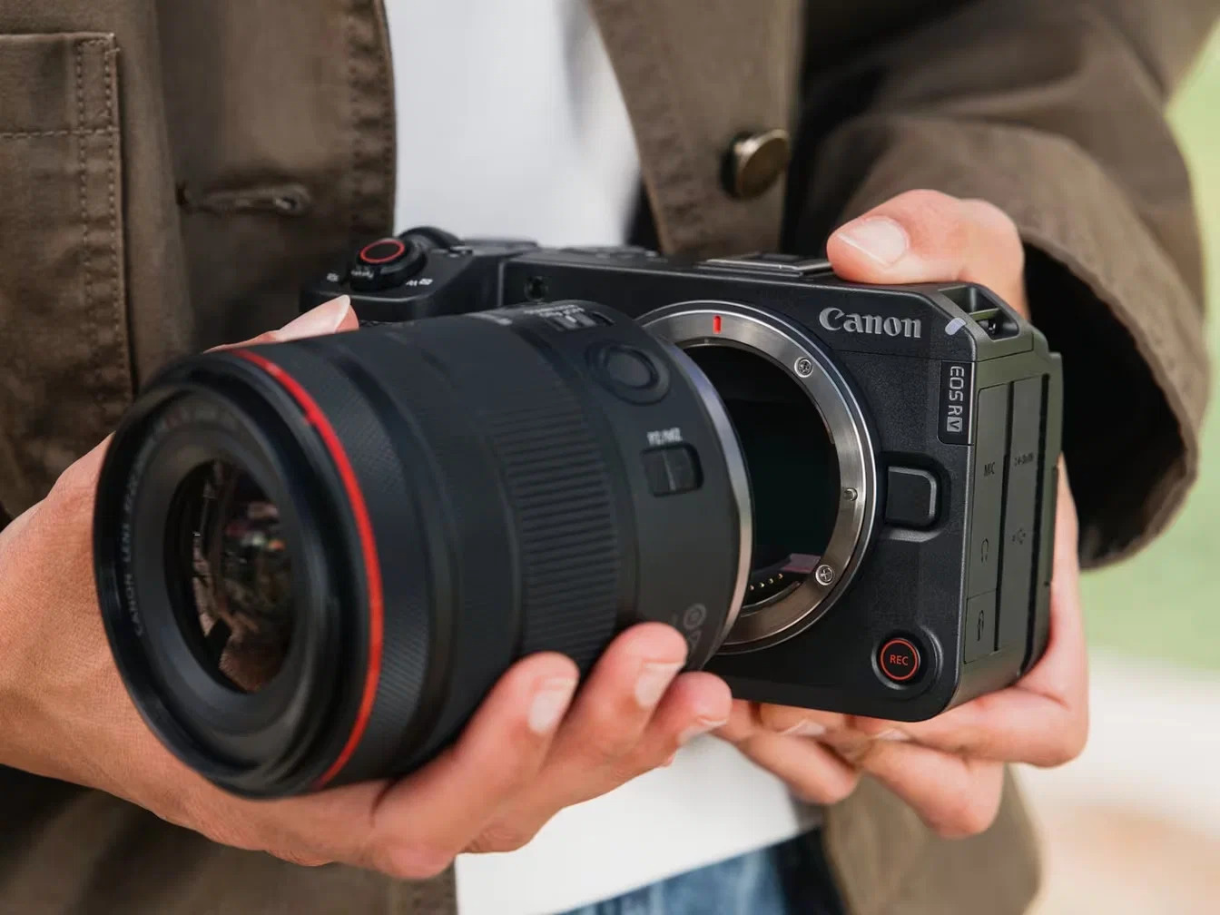 Canon-EOS-R6-V-ra-mắt