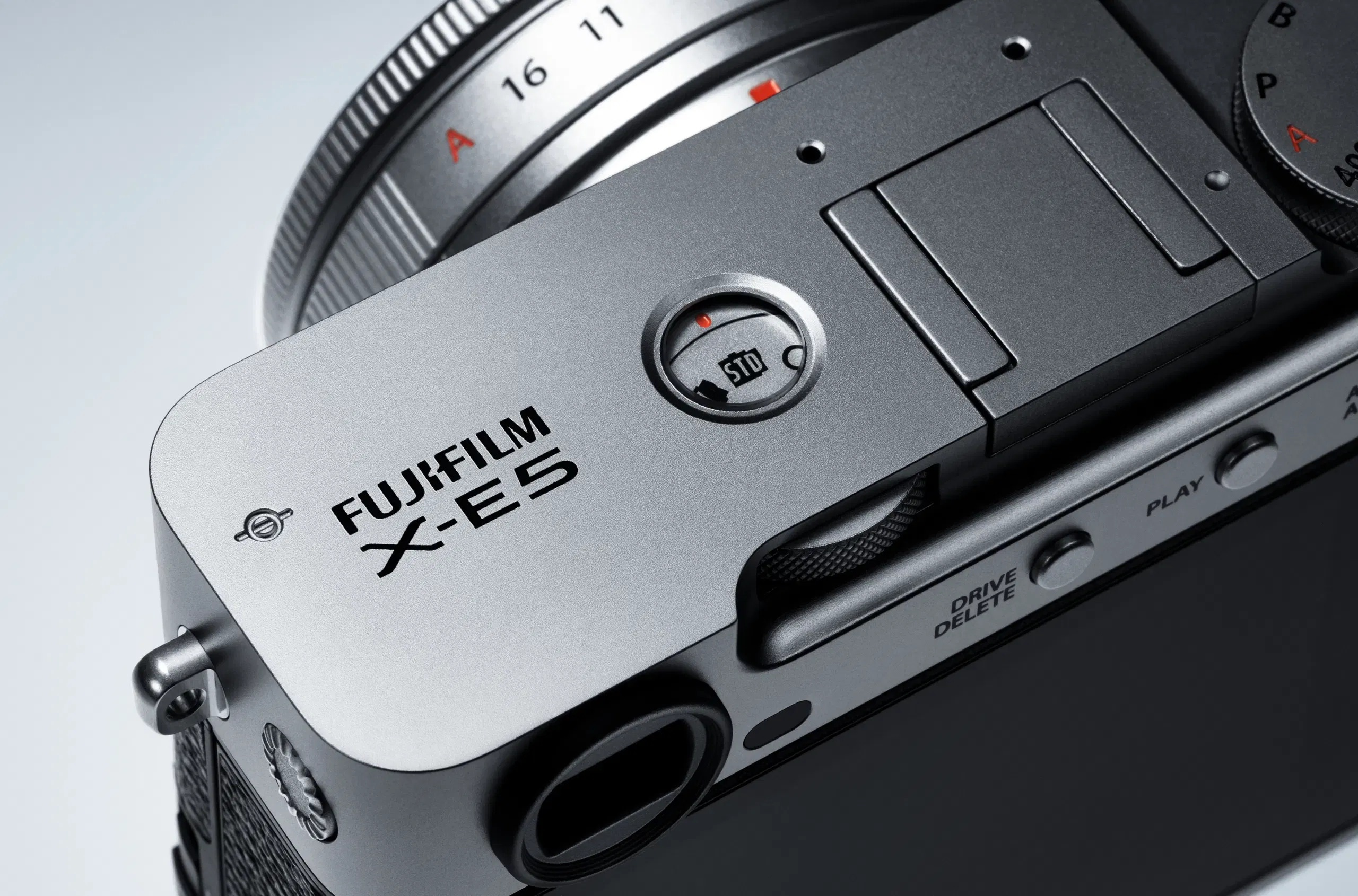 Fujifilm X100VI vs Fujifilm X-E5