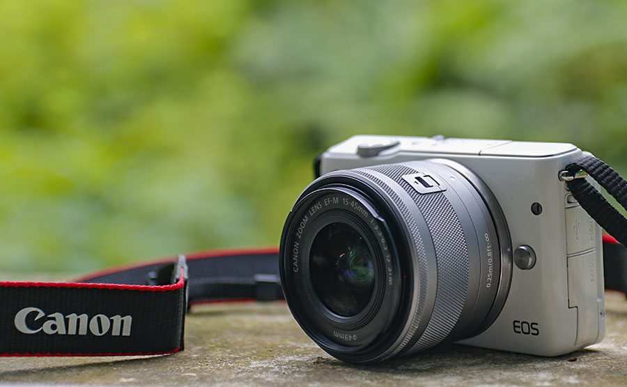 Máy ảnh Canon M10