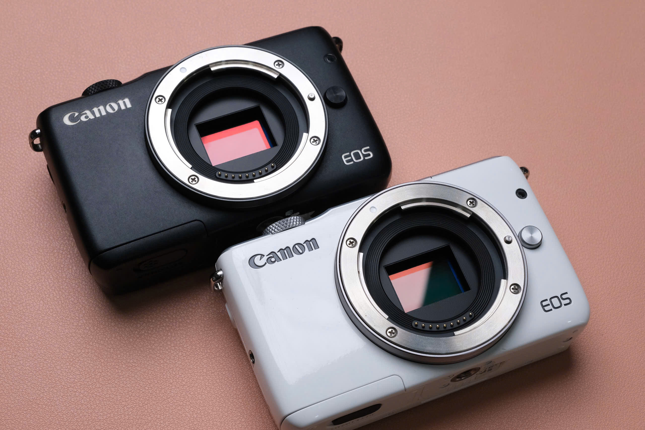 Máy ảnh Canon M10