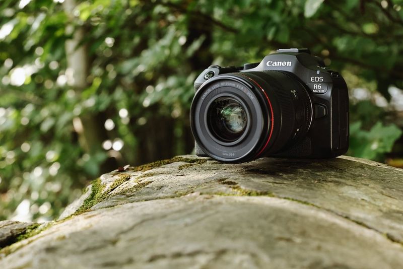 Máy ảnh Canon R6 Mark III