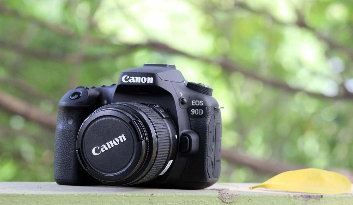 canon 90d ra đời năm nào