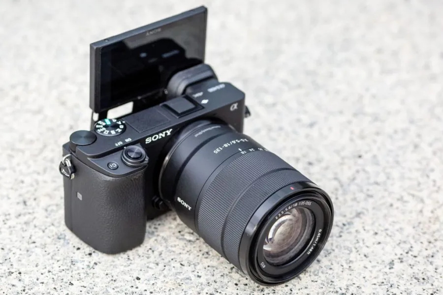 Canon G7X Mark III vs Sony A6400