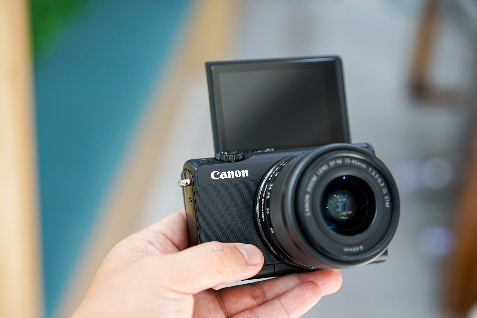 canon m50 vs canon m100