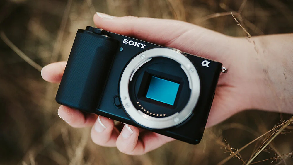 canon r100 vs sony zv e10