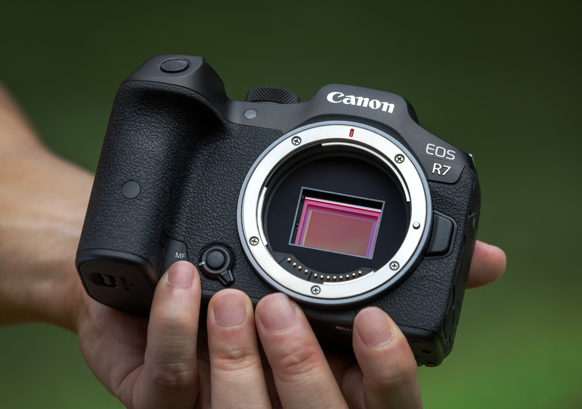Đánh giá Canon R7