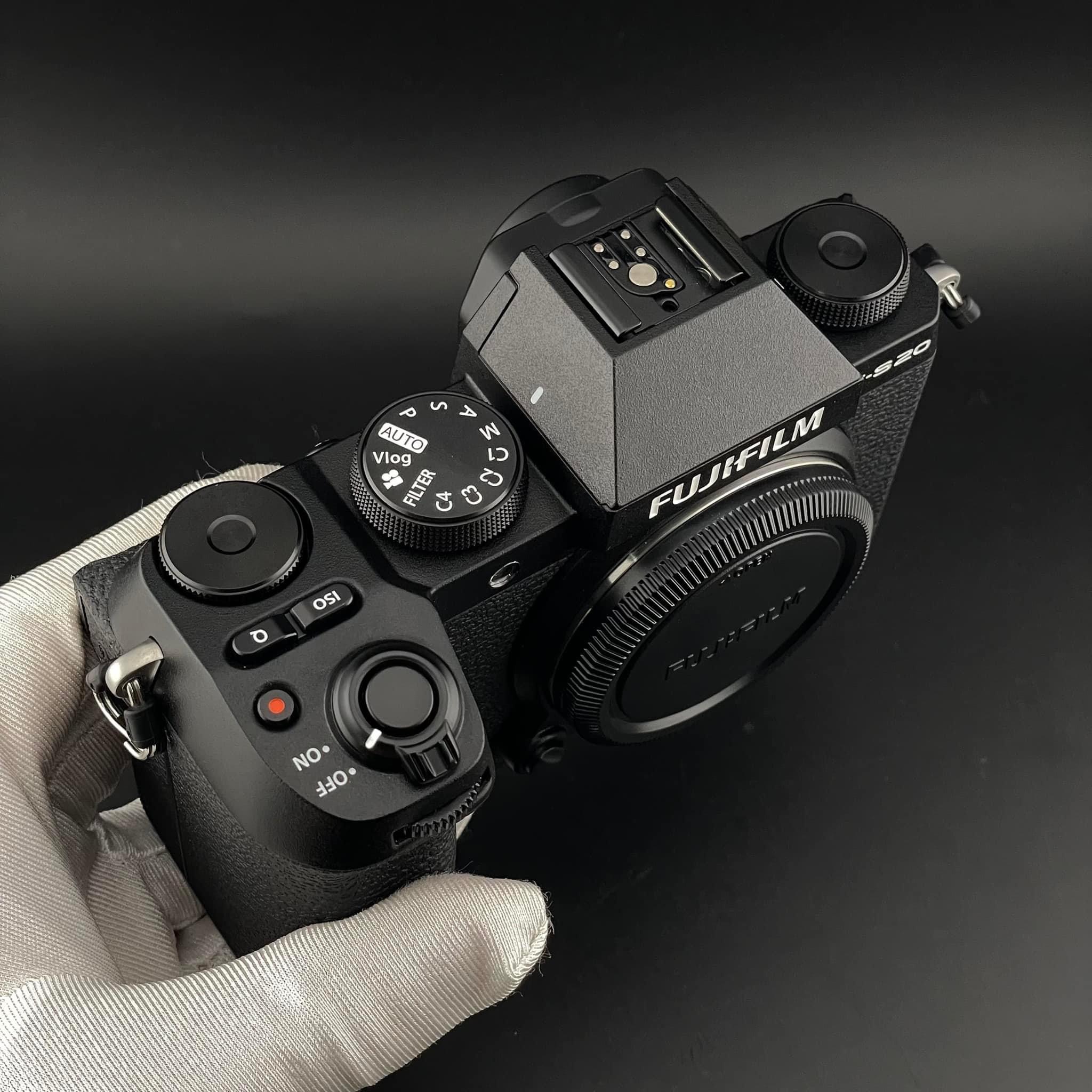 Mua máy ảnh Fujifilm XS20 cũ có thể tiết kiệm đến 30% chi phí mà vẫn đảm bảo hiệu năng.