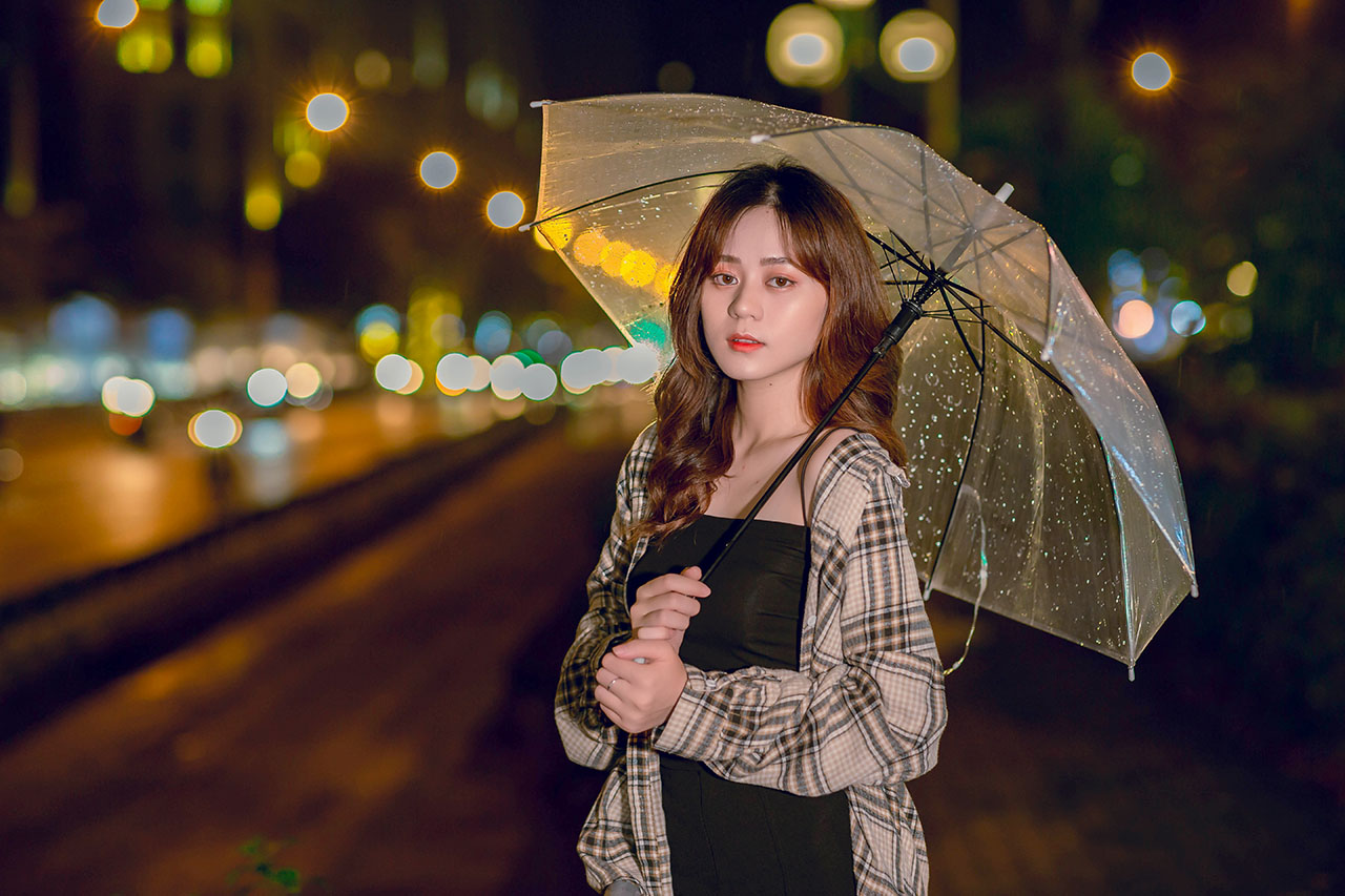 Ống kính chụp chân dung tuyệt vời giúp làm nổi bật chi tiết khuôn mặt và ánh mắt.