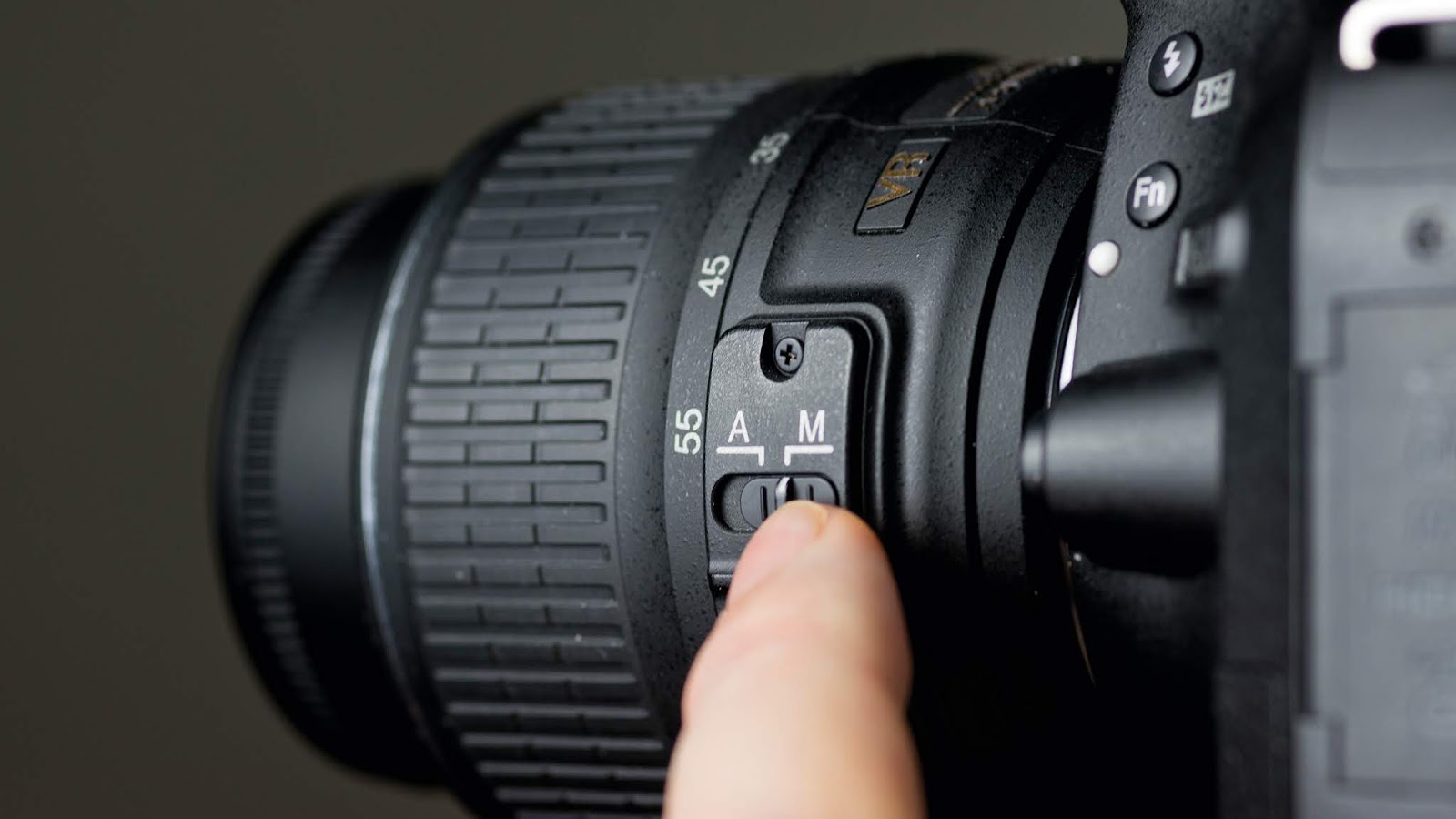máy ảnh bị lỗi ống kính
