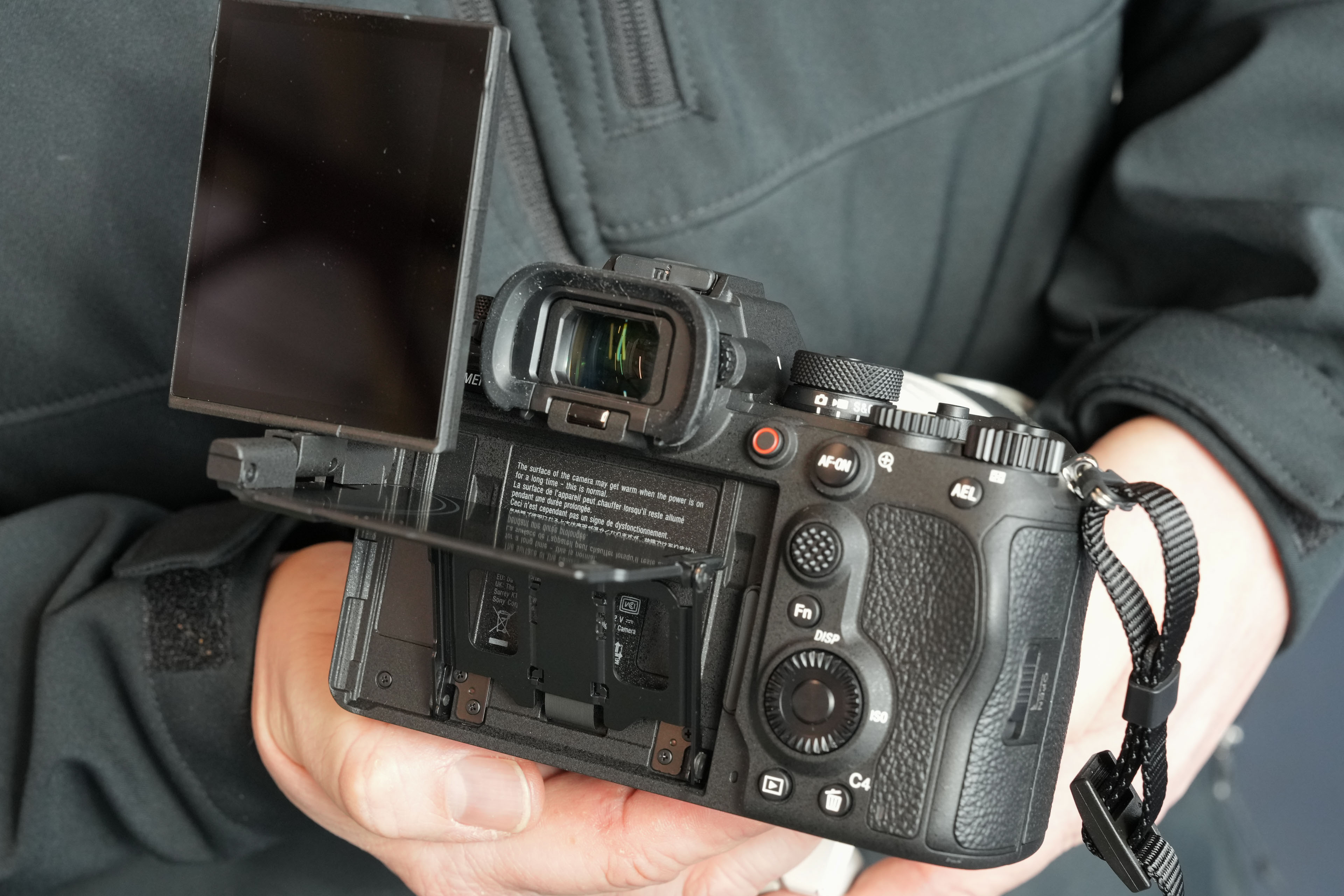 máy ảnh chuyên nghiệp tốt nhất hiện nay