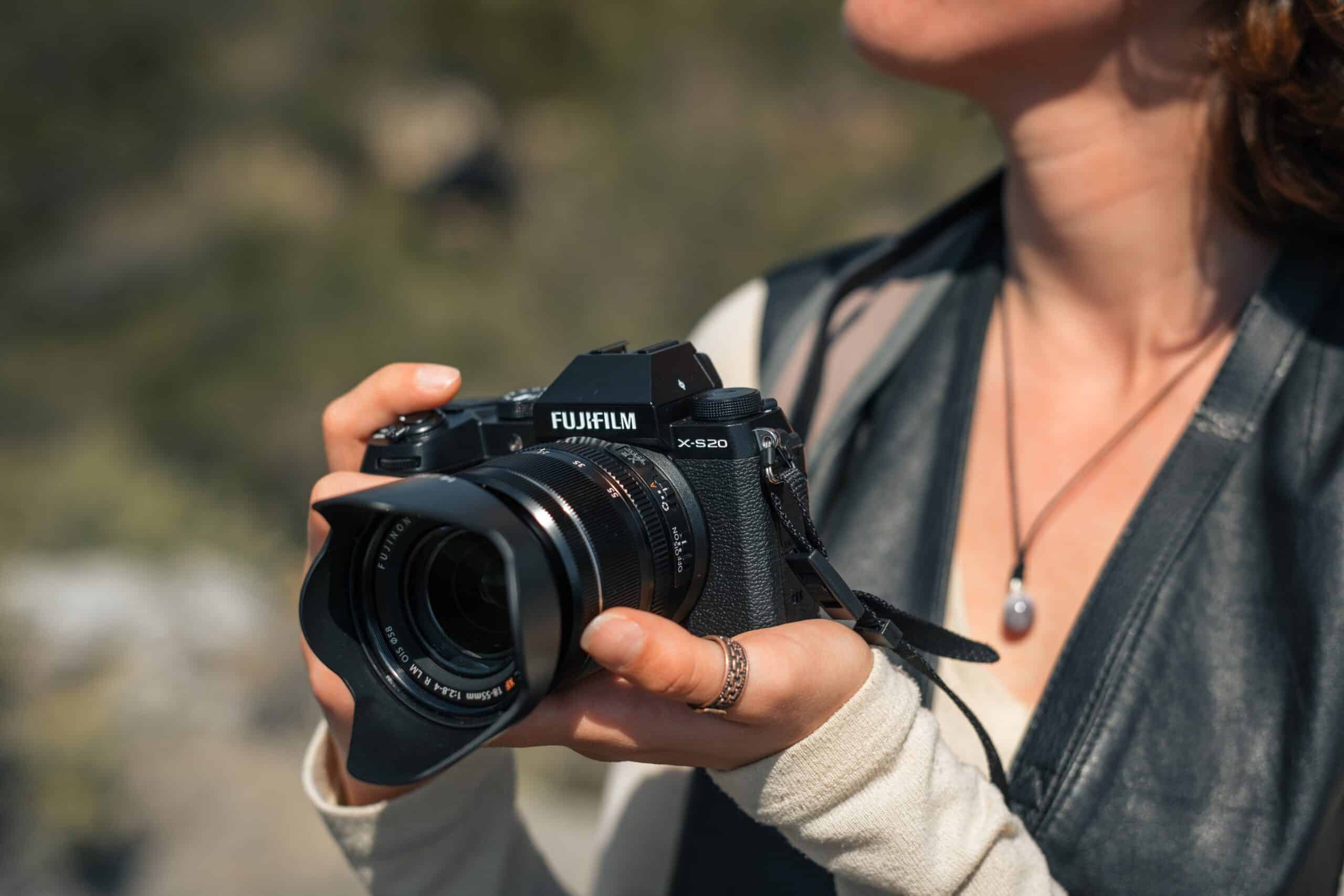 máy ảnh mirrorless tốt