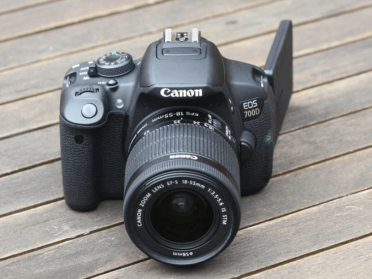 Thiết kế của máy ảnh Canon 700D