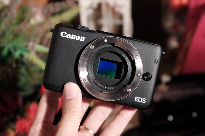 Canon EOS M10 - Máy ảnh mirrorless đến từ Canon