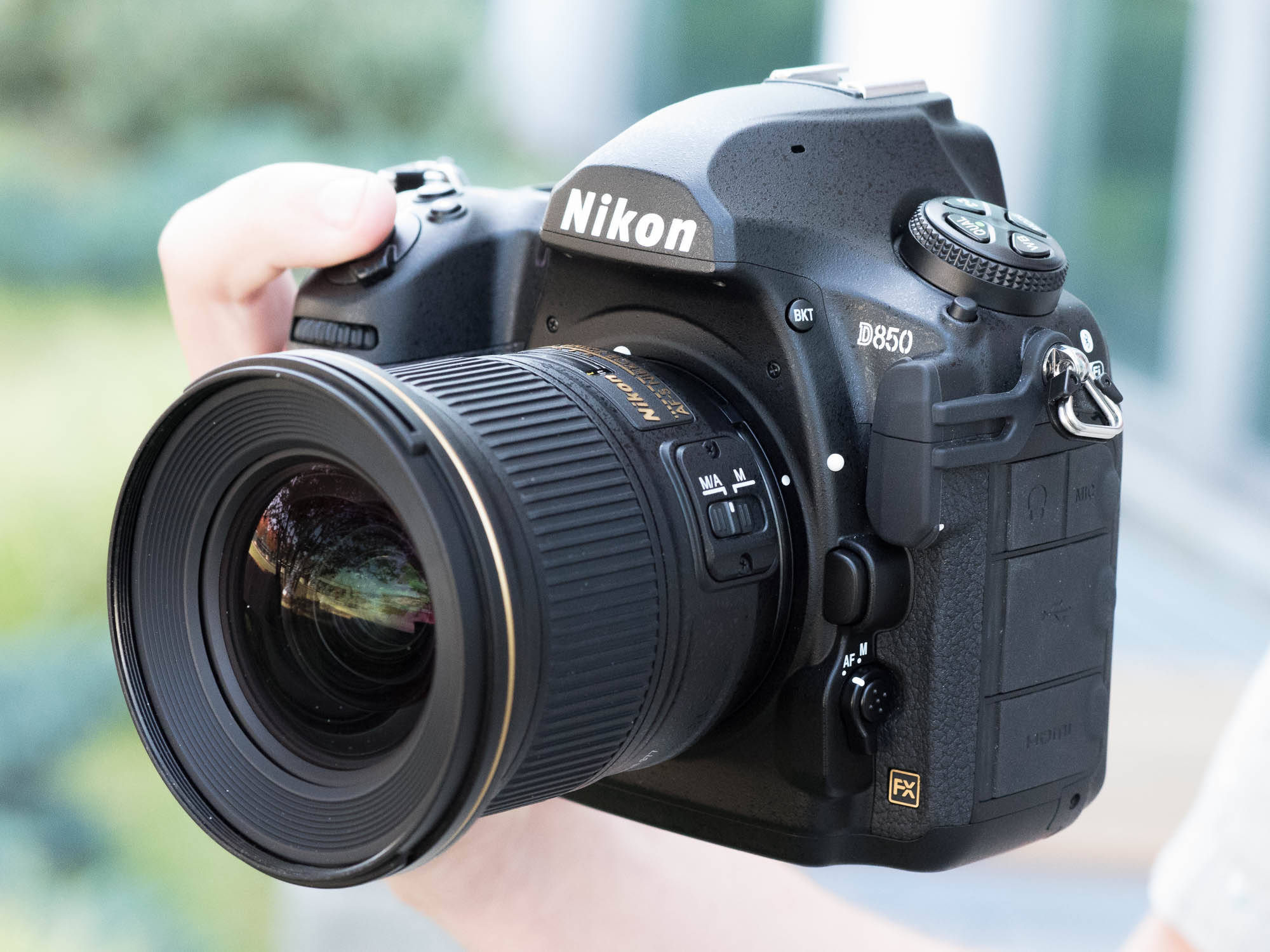 Máy ảnh chuyên nghiệp Nikon D850 cũng được ưa thích để chụp chân dung