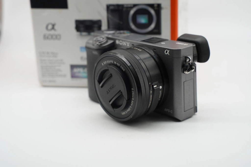 Máy ảnh Sony A600