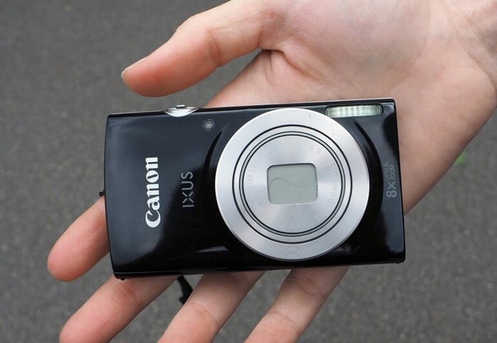 Nếu đang tìm máy ảnh du lịch giá rẻ thì không thể bỏ qua Canon IXUS 185