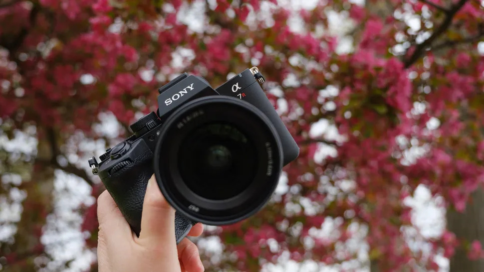 ra mắt Sony A7R VI