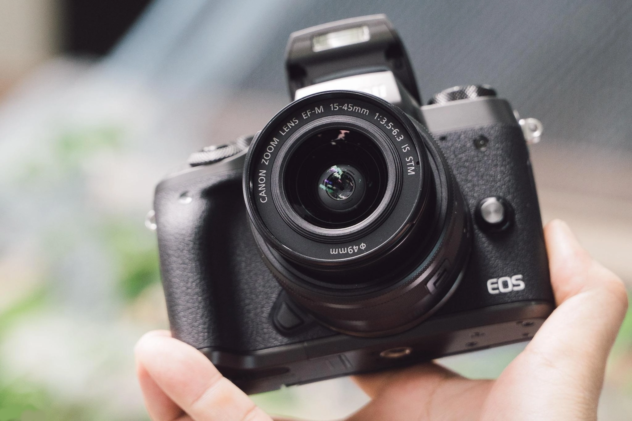 review Canon M5