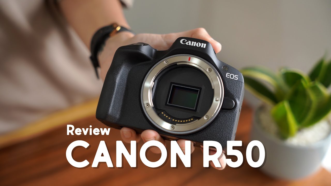 Canon R50 với thiết kế nhỏ gọn, trọng lượng nhẹ