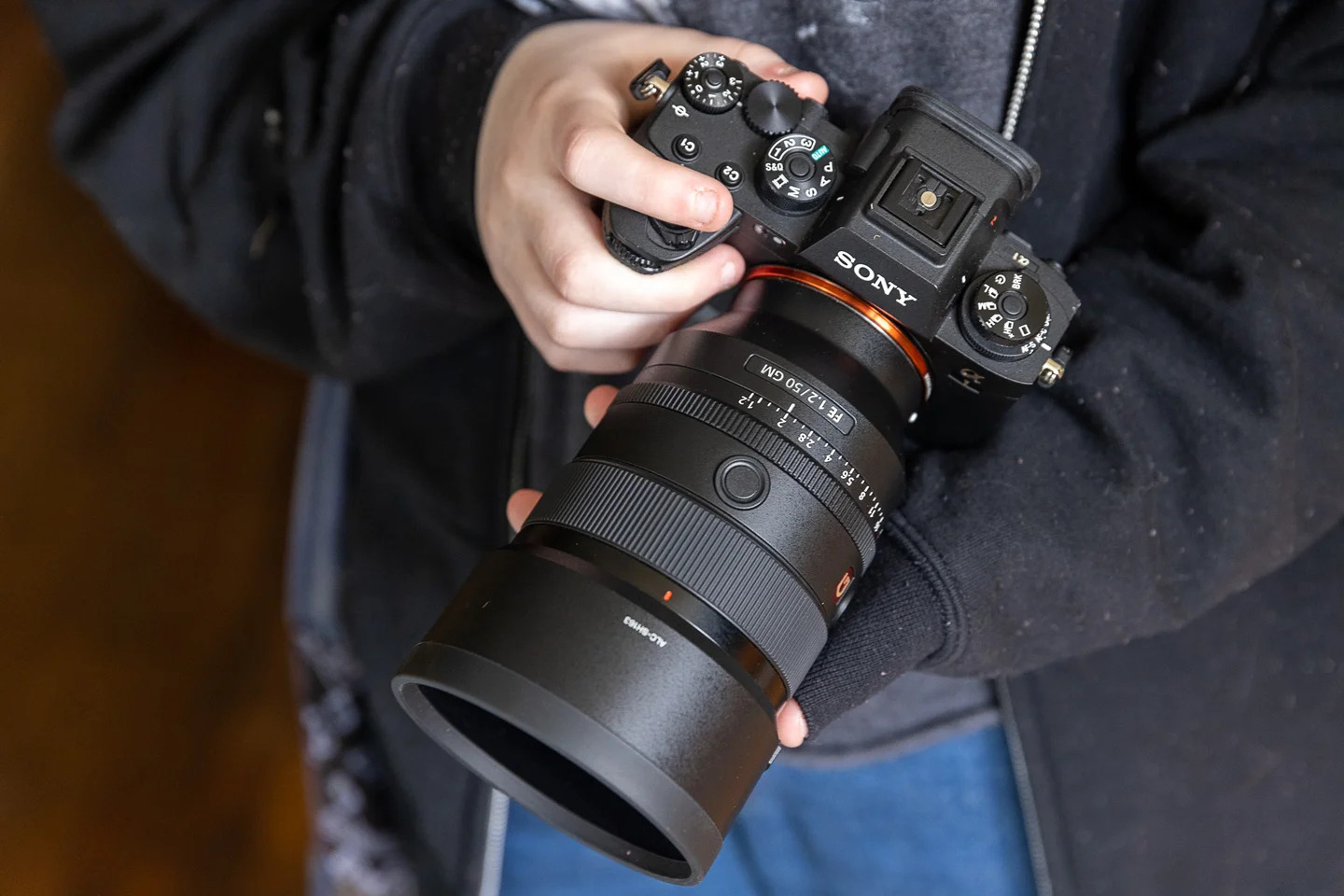 Sony nổi lên với các dòng máy mirrorless mạnh mẽ