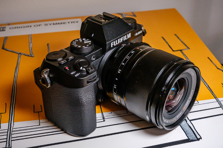 sony a6700 vs fujifilm x-s20