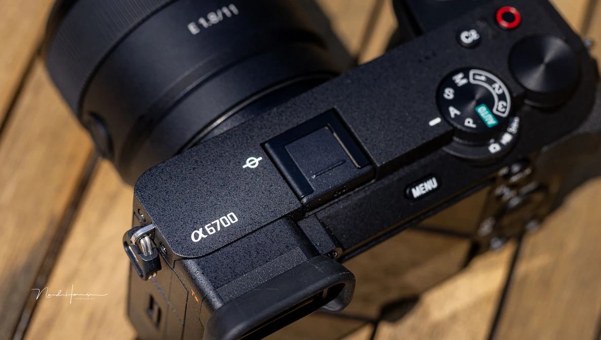 sony a6700 vs sony zv e10 ii