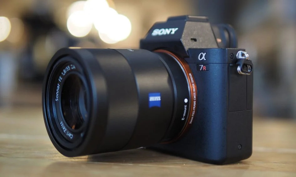 sony a72 vs a7r2