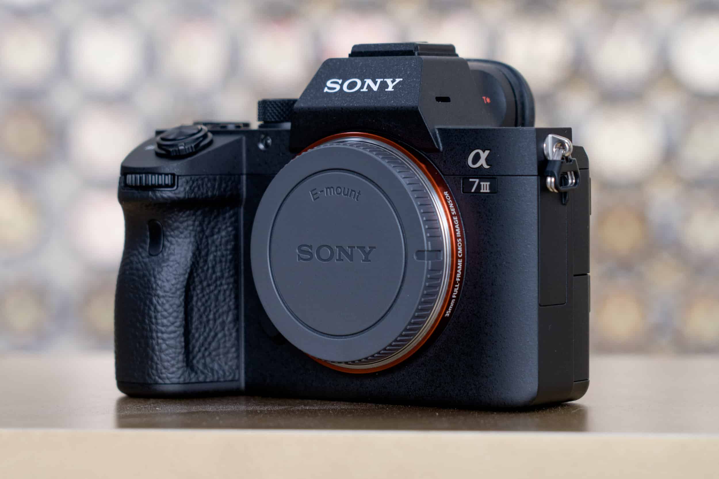 sony a73 ngàm gì