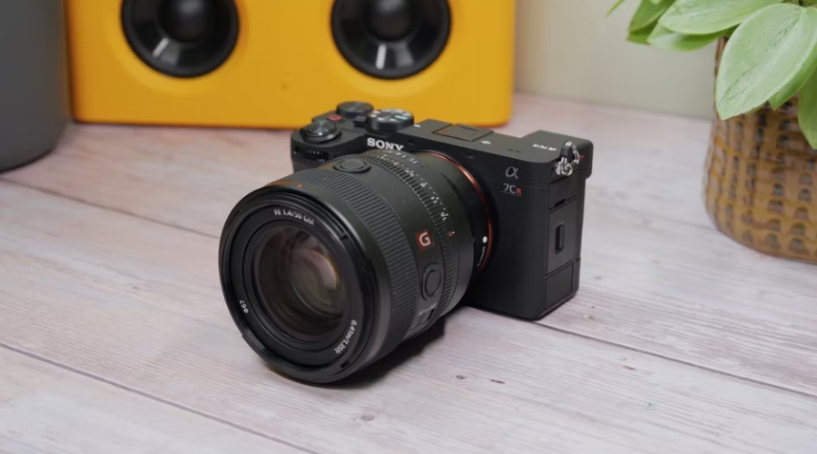 sony a7cii vs a7cr