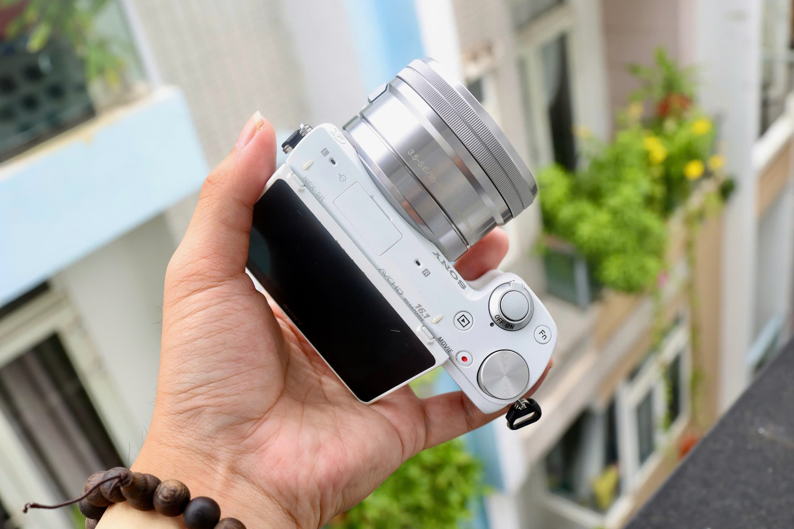 sony nex 5r vs 5t