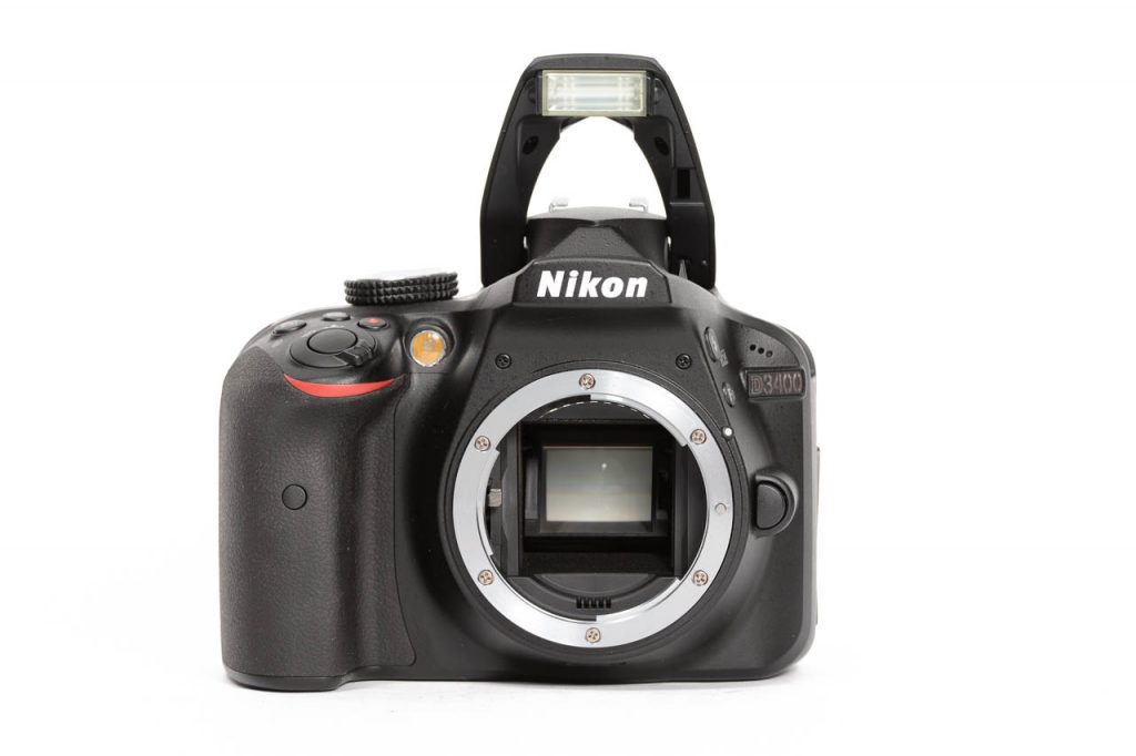 Body Nikon D3400 cũ thiết kế gọn nhẹ