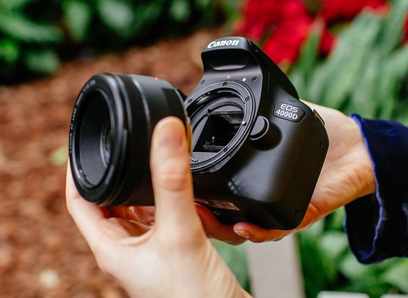 CANON 4000D