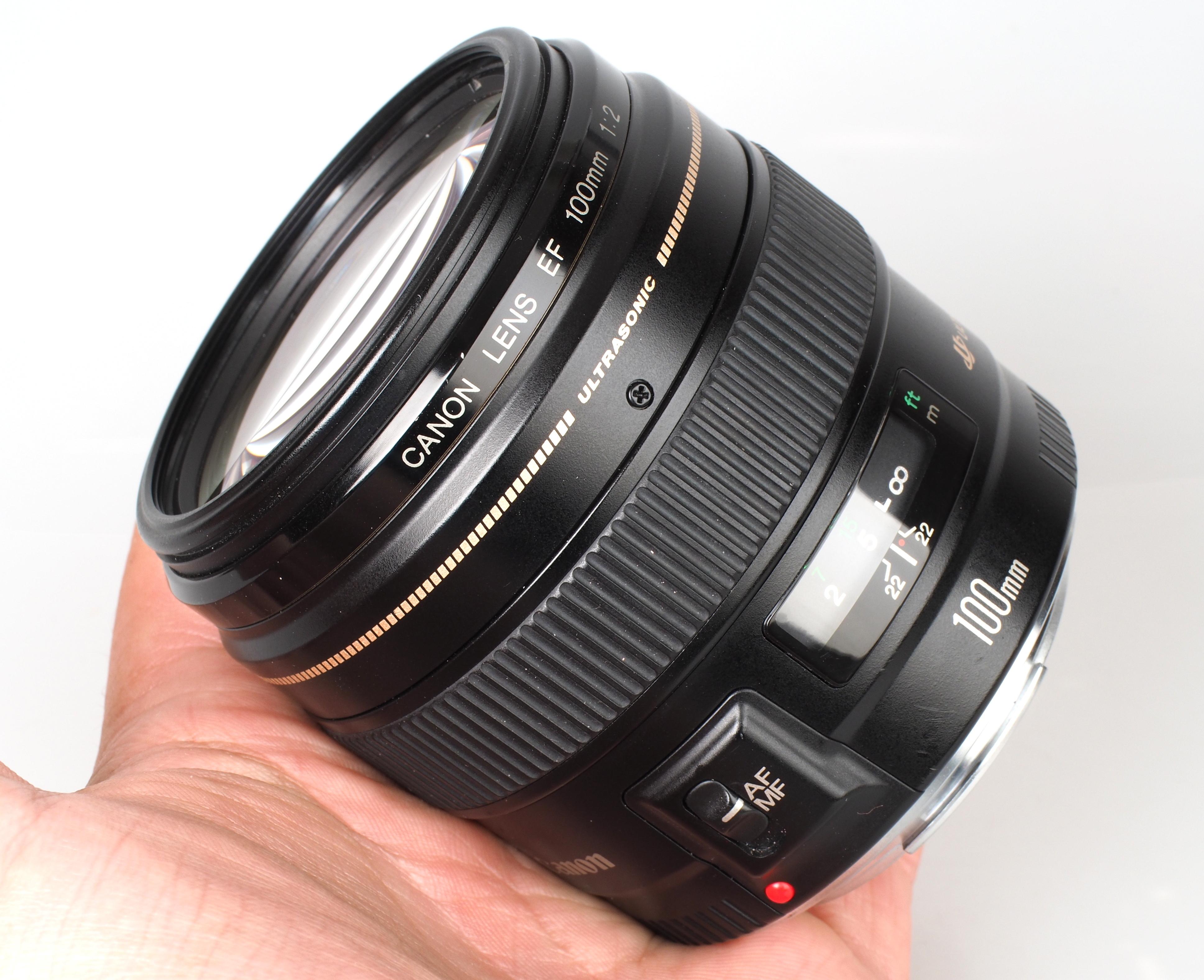 CANON-EF-100MM-F2.0-USM
