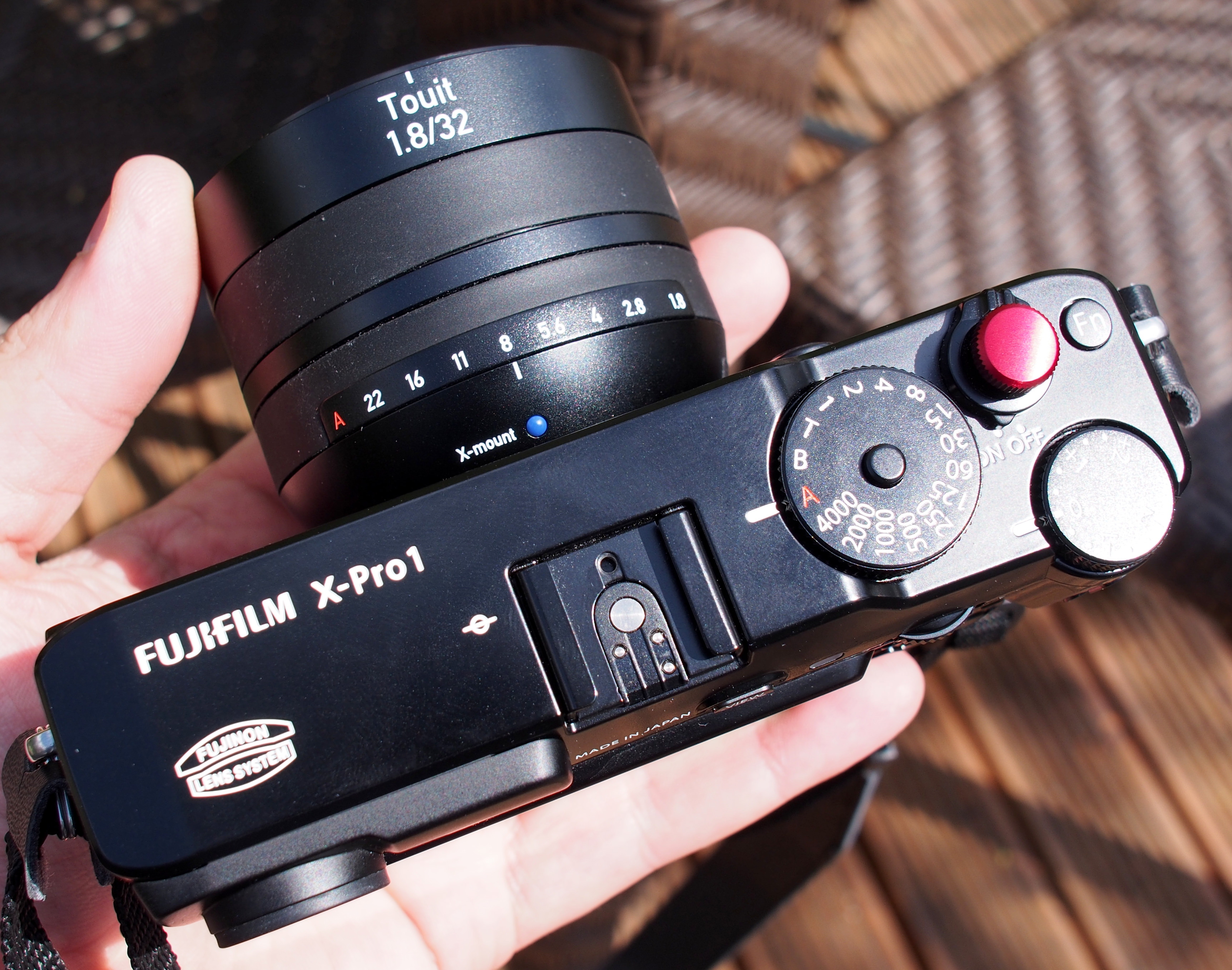 CARL ZEISS TOUIT 32MM F1.8
