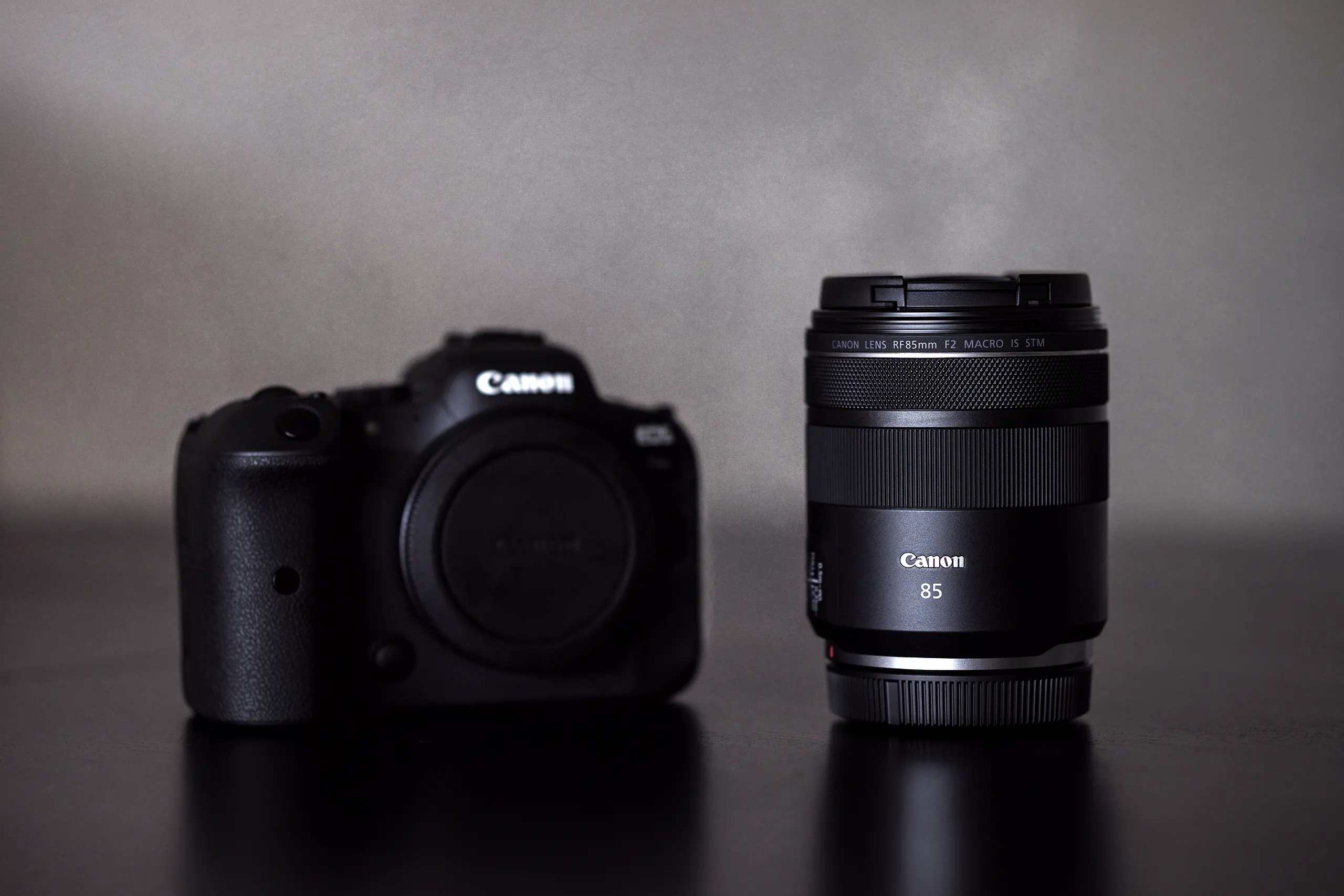 Canon RF 85mm f2 Macro IS STM