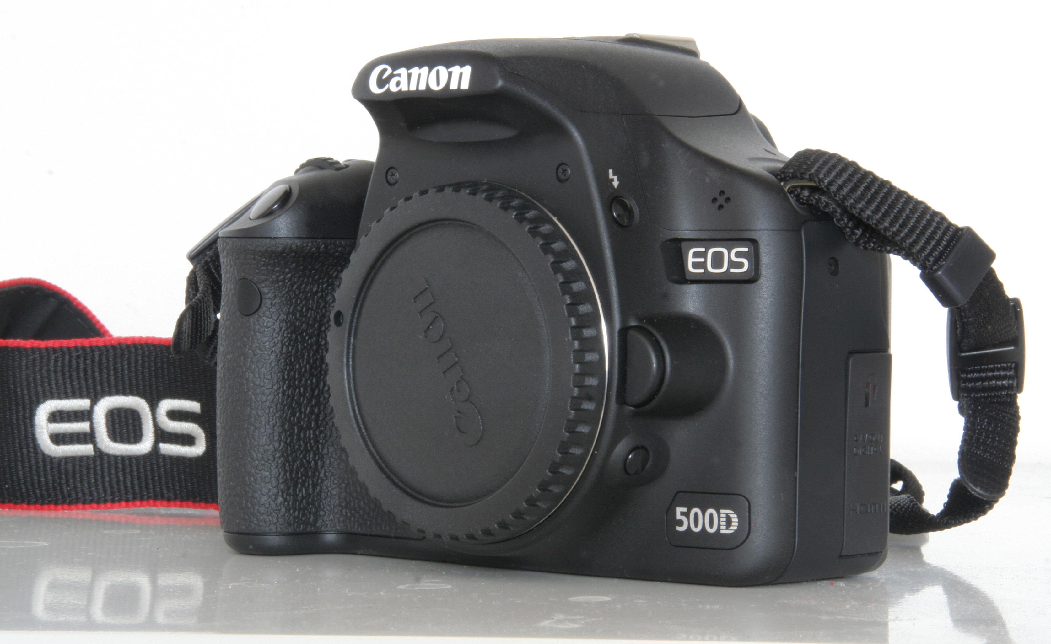 Canon EOS 500D – Nhẹ nhàng và tiện lợi cho người mới bắt đầu.